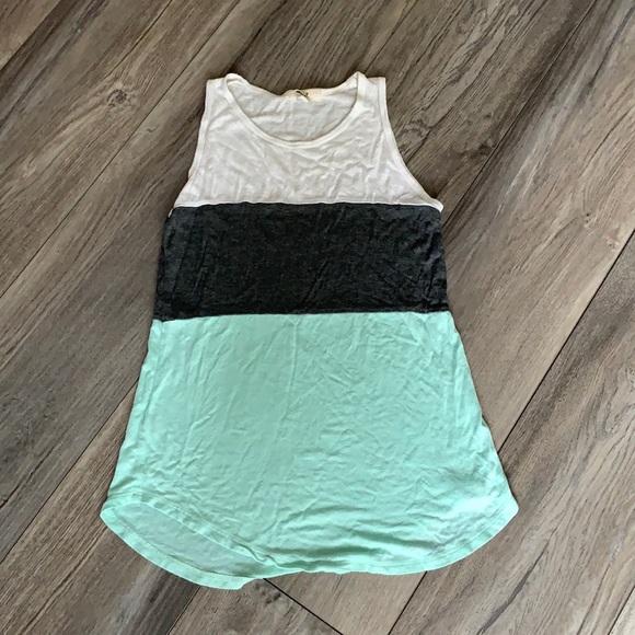 Light weight Flowy tank - Picture 1 of 1